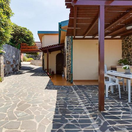 Вілла La Terrazza Sul Mare Magomadas Екстер'єр фото