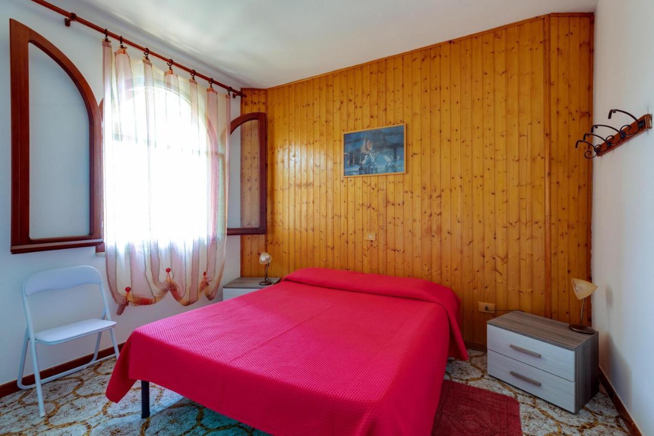 Вілла La Terrazza Sul Mare Magomadas Екстер'єр фото